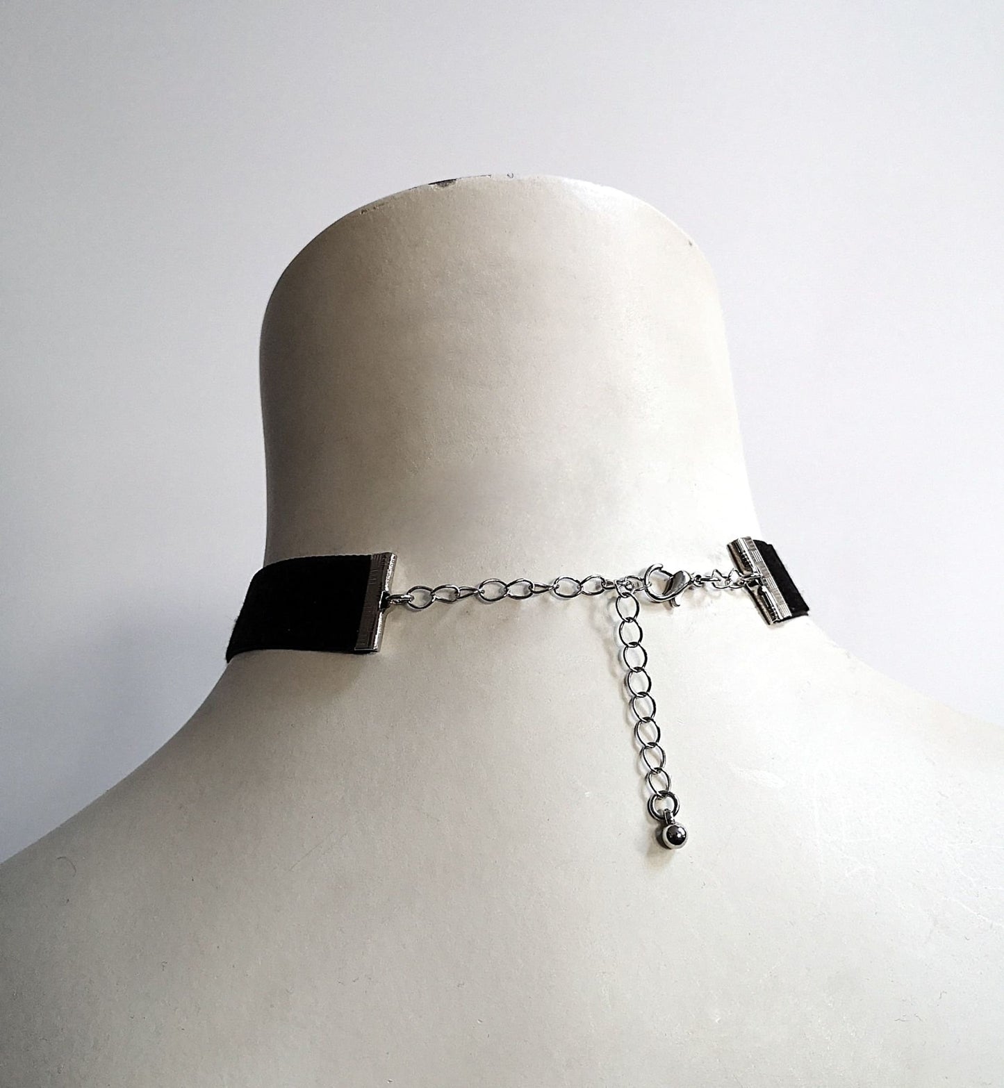 Spiked Velvet Choker (Bird Skull)