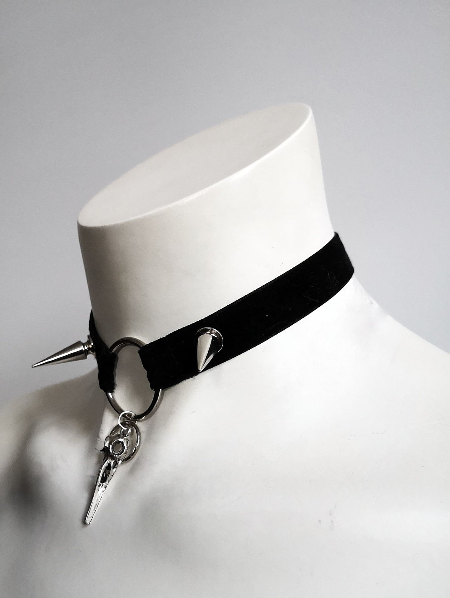 Spiked Velvet Choker (Bird Skull)